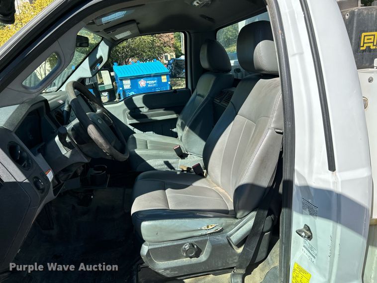 image for item NQ9971 2012 Ford F550 Super Duty XL  bucket truck