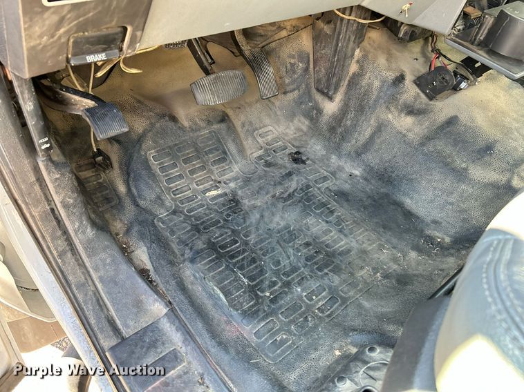 image for item NQ9971 2012 Ford F550 Super Duty XL  bucket truck