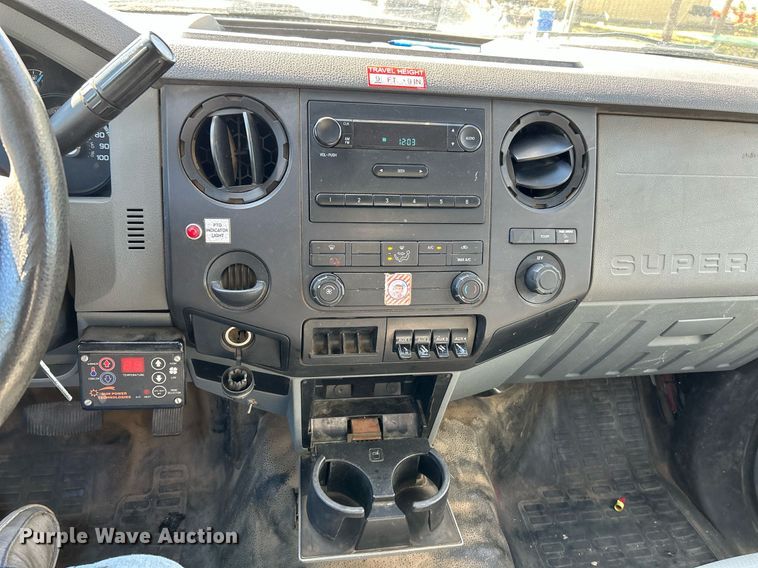 image for item NQ9971 2012 Ford F550 Super Duty XL  bucket truck