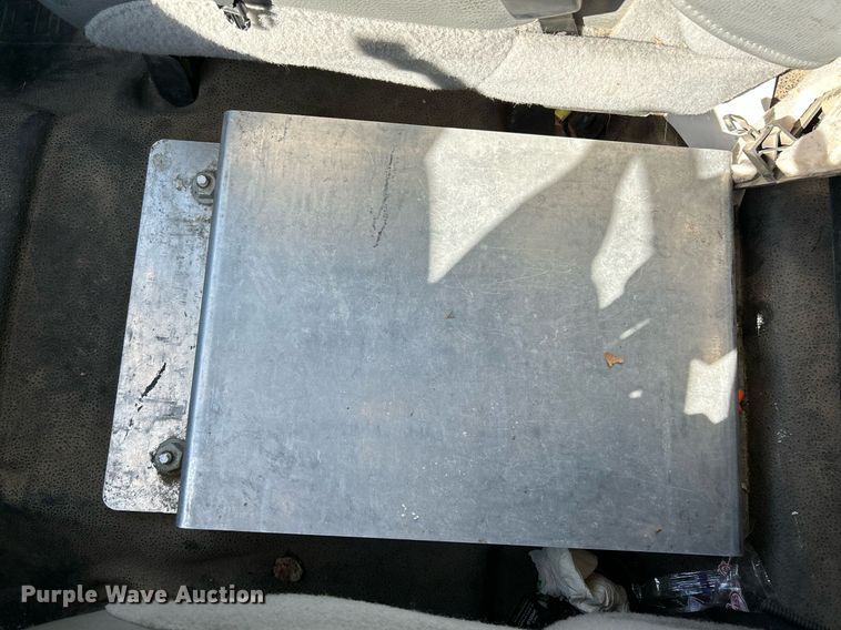 image for item NQ9971 2012 Ford F550 Super Duty XL  bucket truck