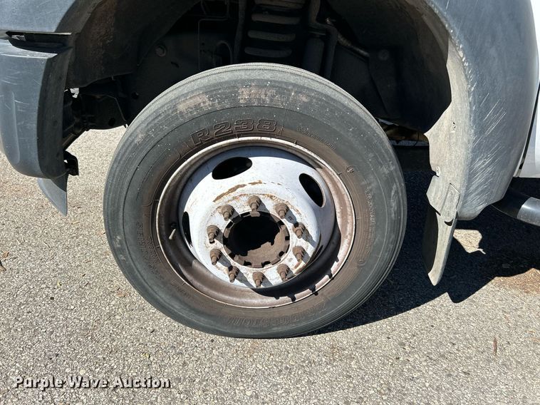 image for item NQ9971 2012 Ford F550 Super Duty XL  bucket truck