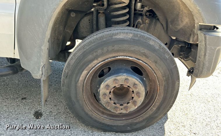 image for item NQ9971 2012 Ford F550 Super Duty XL  bucket truck