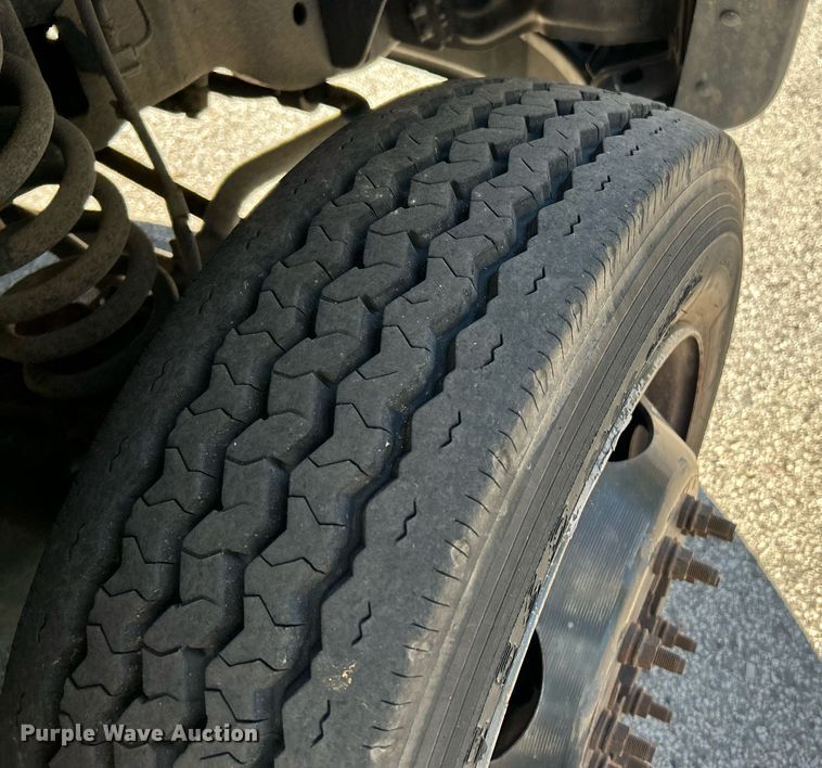 image for item NQ9971 2012 Ford F550 Super Duty XL  bucket truck