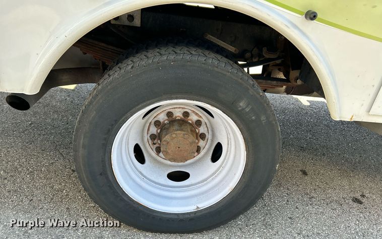 image for item NQ9971 2012 Ford F550 Super Duty XL  bucket truck