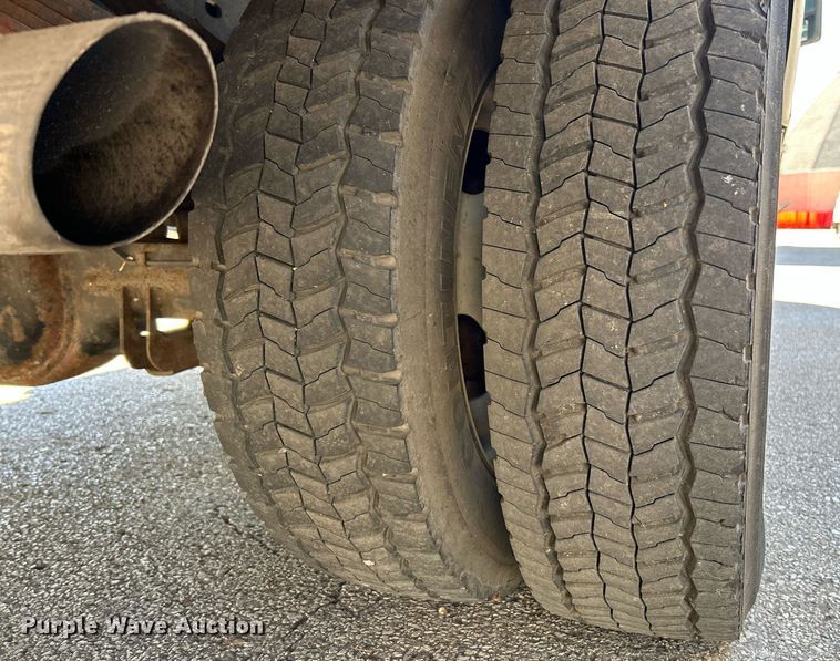 image for item NQ9971 2012 Ford F550 Super Duty XL  bucket truck