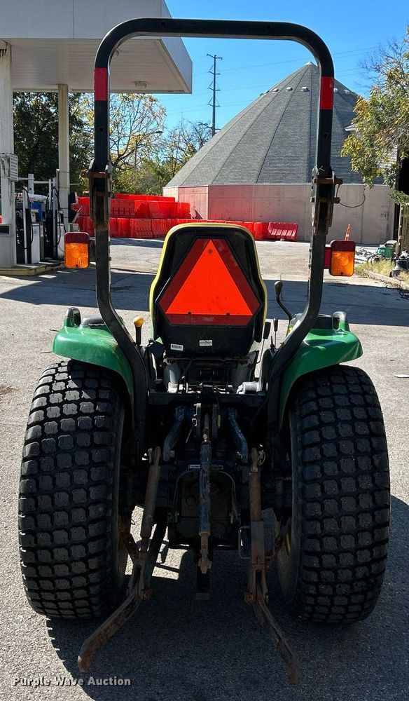 image for item NQ9972 2008 John Deere 3320  tractor