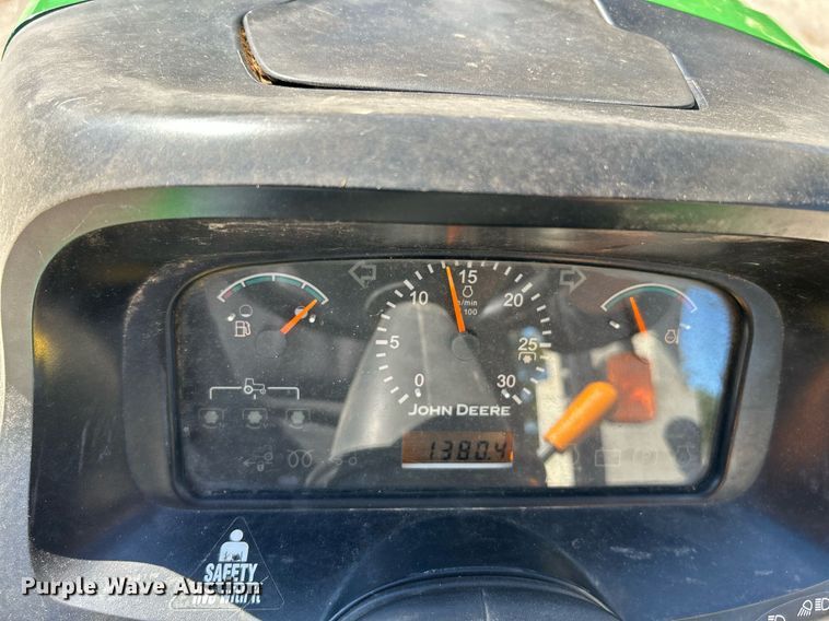 image for item NQ9972 2008 John Deere 3320  tractor