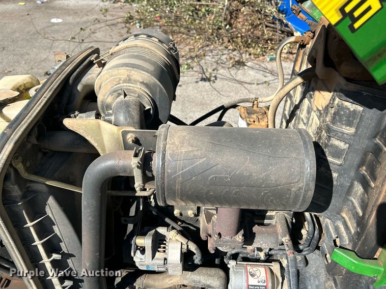 image for item NQ9972 2008 John Deere 3320  tractor