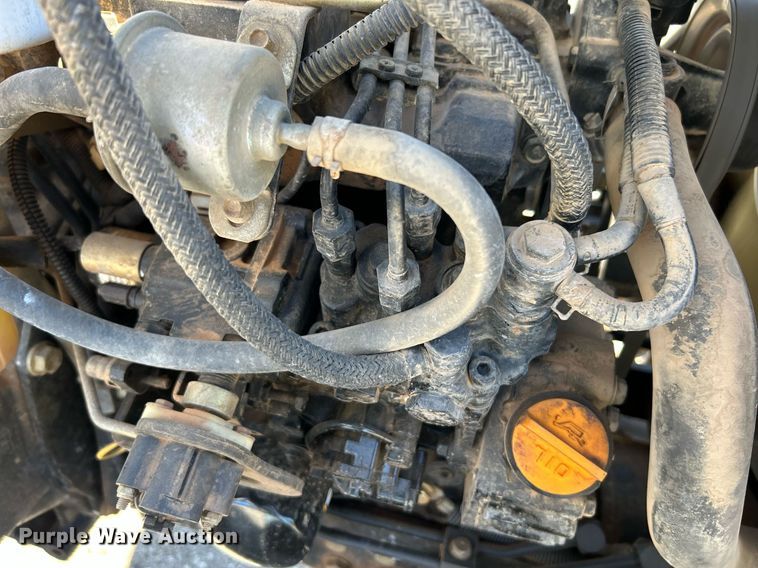 image for item NQ9972 2008 John Deere 3320  tractor