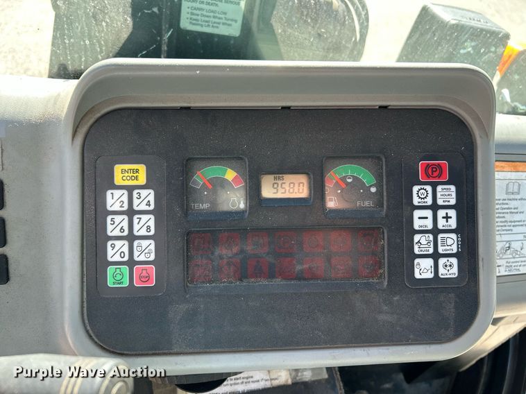 image for item NQ9973 2016 Bobcat 5600  utility vehicle