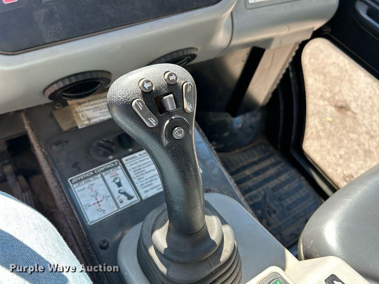 image for item NQ9973 2016 Bobcat 5600  utility vehicle