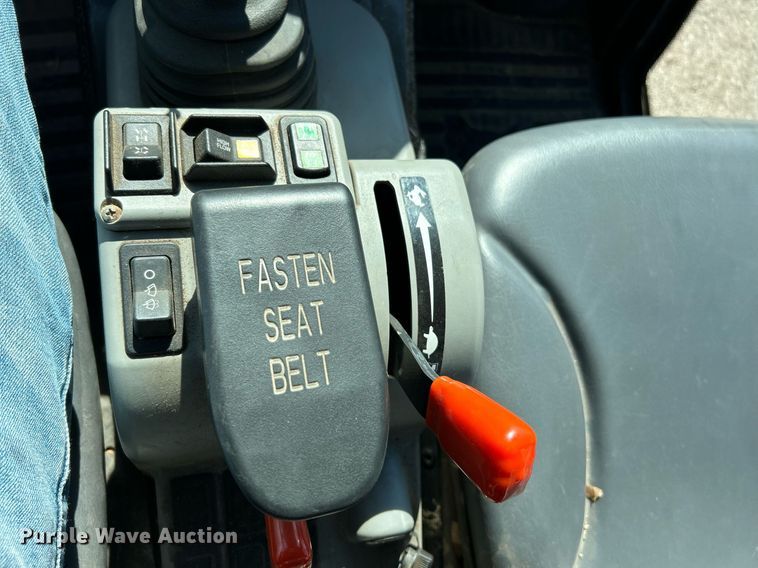 image for item NQ9973 2016 Bobcat 5600  utility vehicle