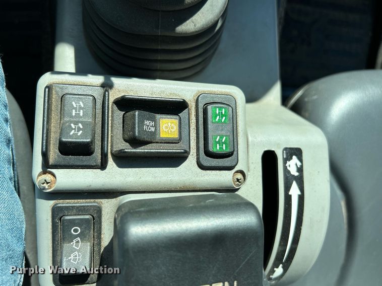 image for item NQ9973 2016 Bobcat 5600  utility vehicle