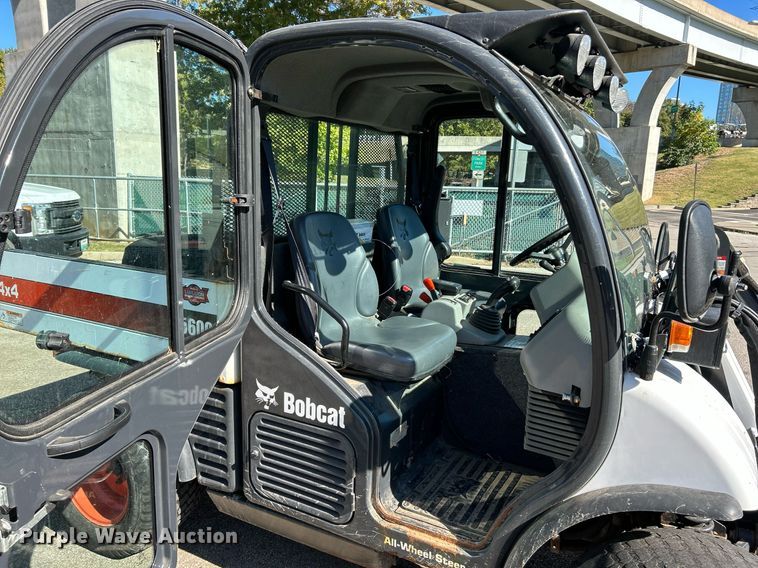 image for item NQ9973 2016 Bobcat 5600  utility vehicle