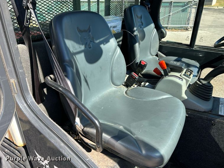 image for item NQ9973 2016 Bobcat 5600  utility vehicle