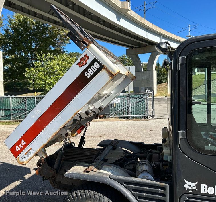 image for item NQ9973 2016 Bobcat 5600  utility vehicle