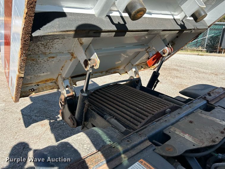 image for item NQ9973 2016 Bobcat 5600  utility vehicle