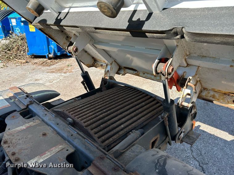 image for item NQ9973 2016 Bobcat 5600  utility vehicle