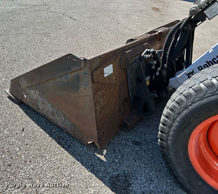 image for item NQ9973 2016 Bobcat 5600  utility vehicle