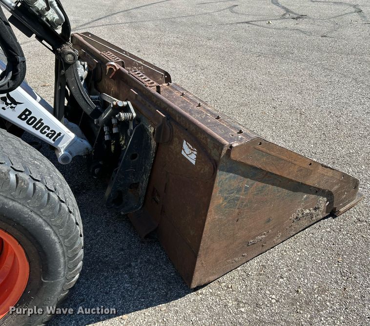 image for item NQ9973 2016 Bobcat 5600  utility vehicle