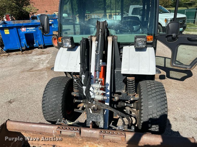 image for item NQ9973 2016 Bobcat 5600  utility vehicle
