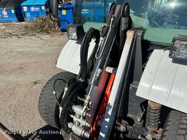 image for item NQ9973 2016 Bobcat 5600  utility vehicle