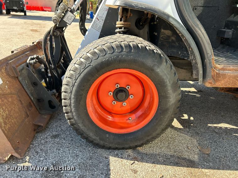 image for item NQ9973 2016 Bobcat 5600  utility vehicle