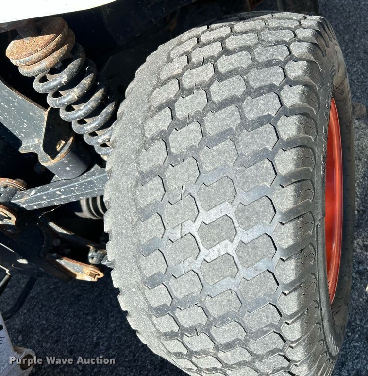 image for item NQ9973 2016 Bobcat 5600  utility vehicle