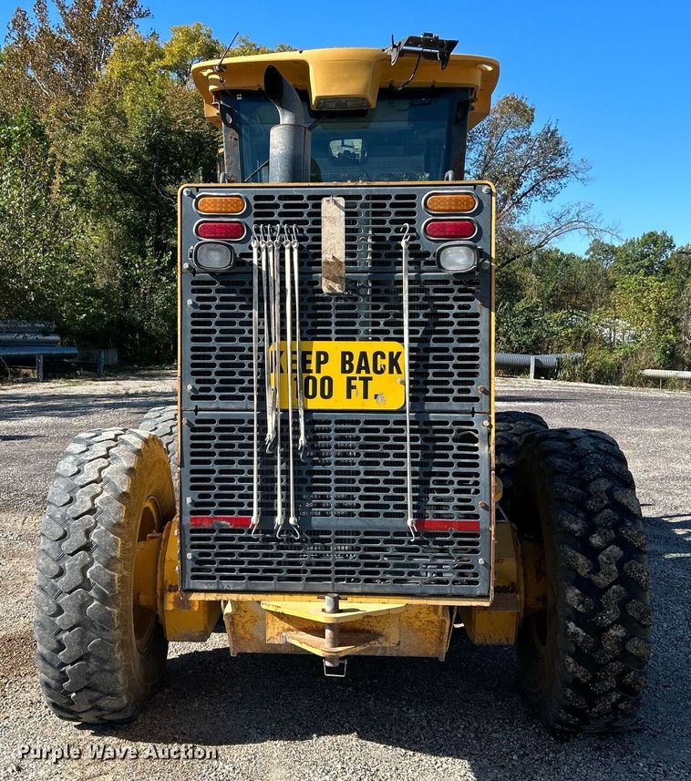 image for item NQ9983 2007 John Deere 772D motor grader