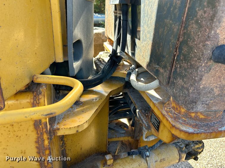 image for item NQ9983 2007 John Deere 772D motor grader