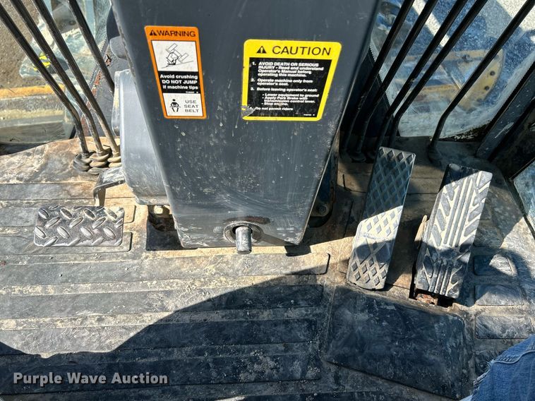 image for item NQ9983 2007 John Deere 772D motor grader