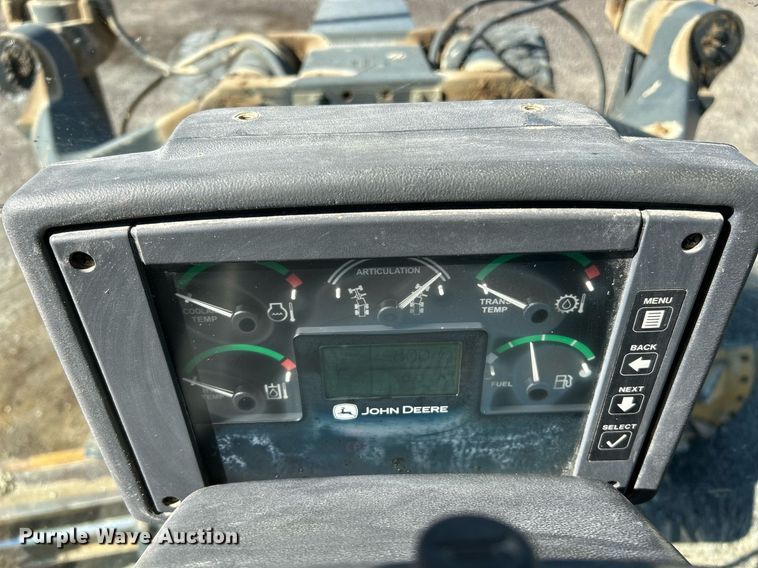 image for item NQ9983 2007 John Deere 772D motor grader