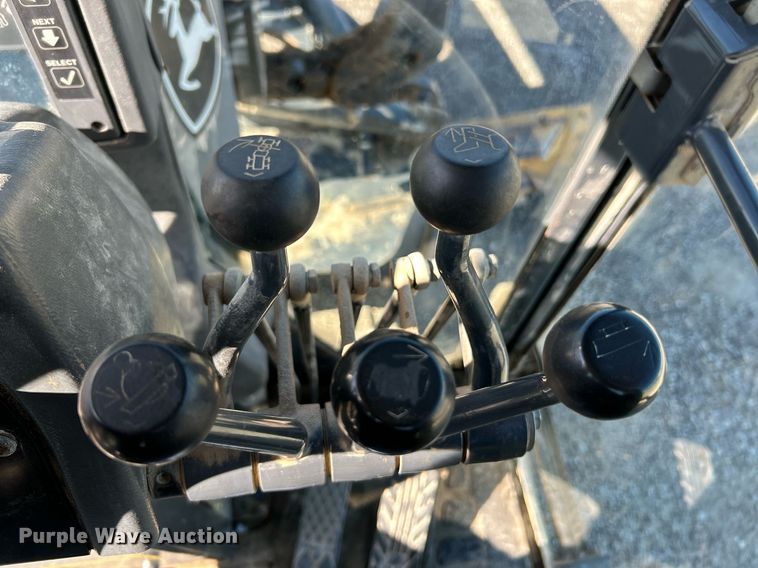 image for item NQ9983 2007 John Deere 772D motor grader