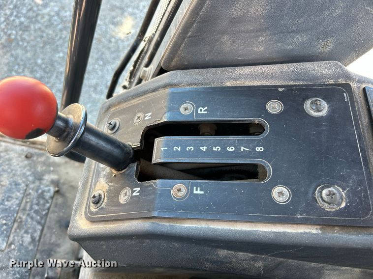 image for item NQ9983 2007 John Deere 772D motor grader