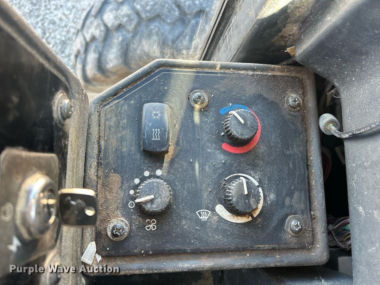 image for item NQ9983 2007 John Deere 772D motor grader