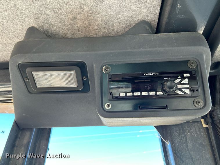 image for item NQ9983 2007 John Deere 772D motor grader