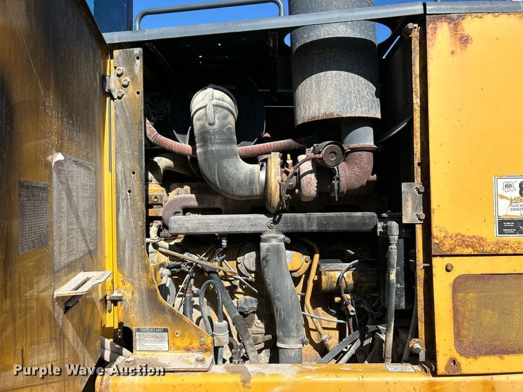 image for item NQ9983 2007 John Deere 772D motor grader