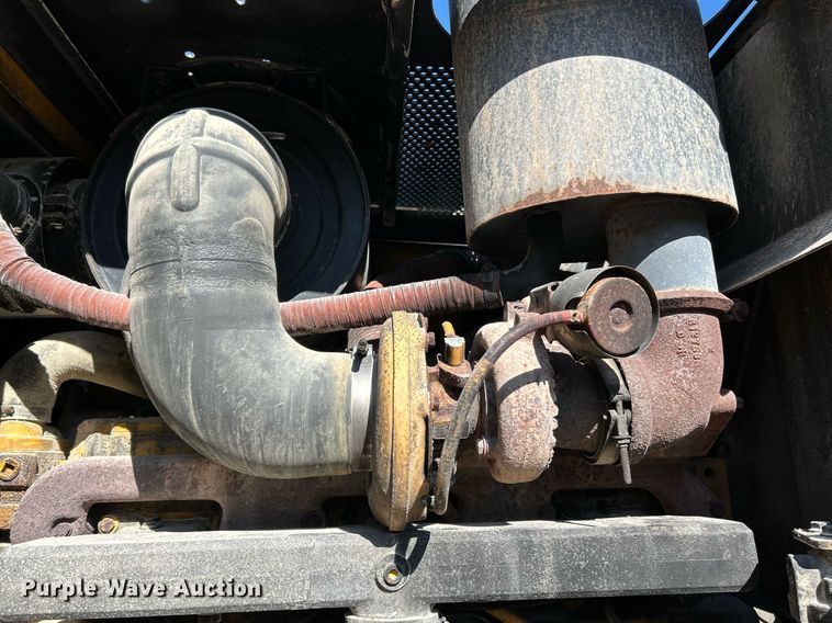 image for item NQ9983 2007 John Deere 772D motor grader