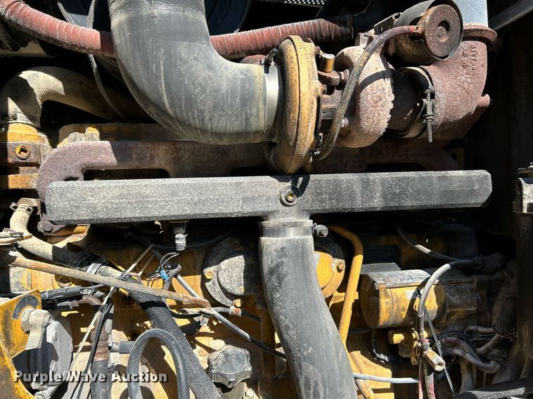 image for item NQ9983 2007 John Deere 772D motor grader