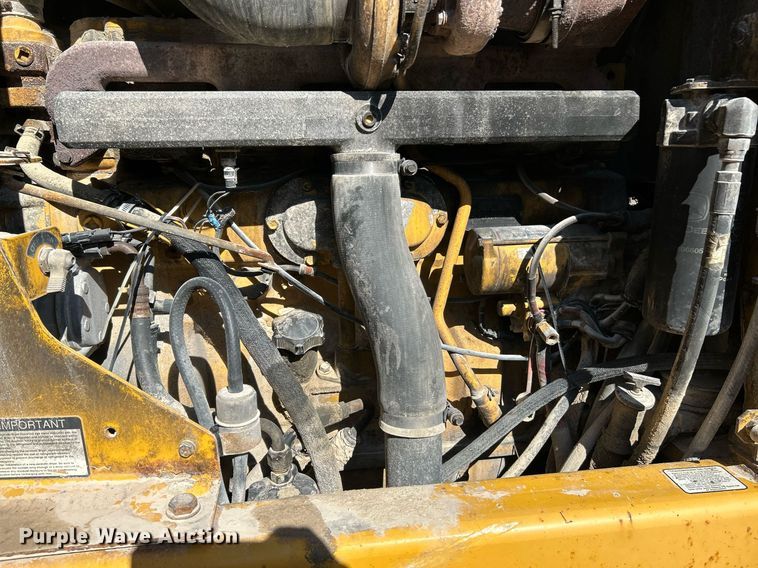 image for item NQ9983 2007 John Deere 772D motor grader