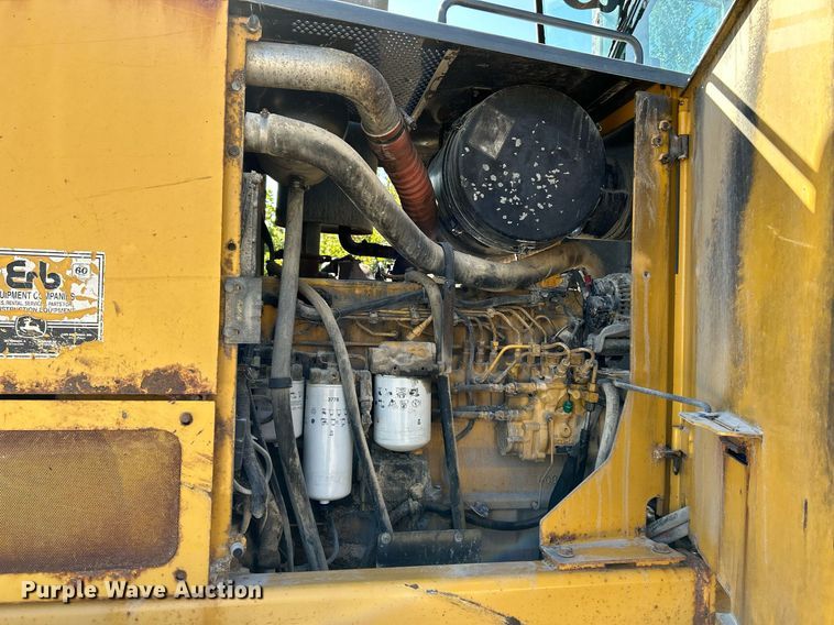 image for item NQ9983 2007 John Deere 772D motor grader