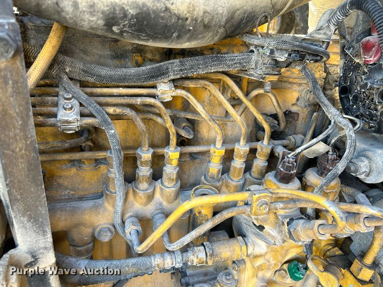 image for item NQ9983 2007 John Deere 772D motor grader