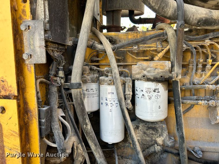 image for item NQ9983 2007 John Deere 772D motor grader