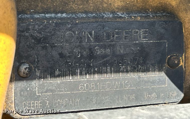 image for item NQ9983 2007 John Deere 772D motor grader