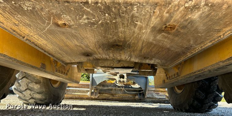 image for item NQ9983 2007 John Deere 772D motor grader