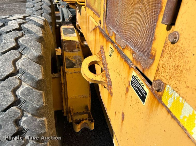 image for item NQ9983 2007 John Deere 772D motor grader