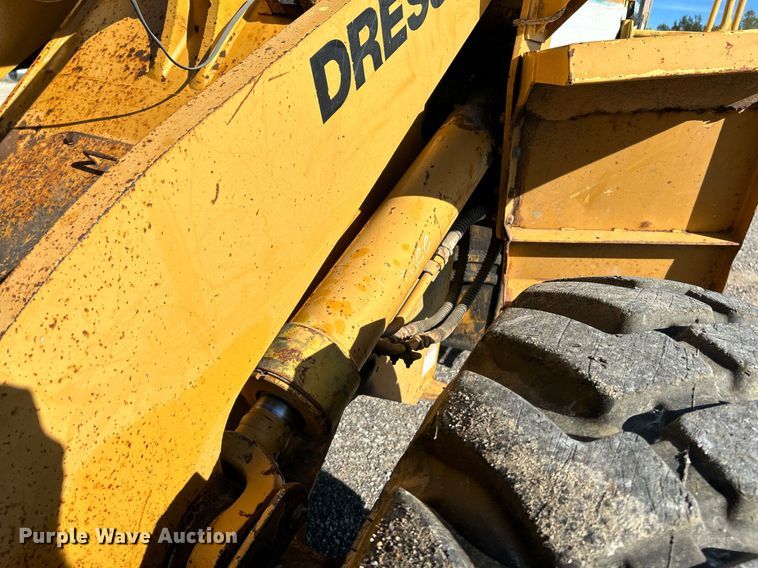 image for item NQ9984 1996 Dresser 518 wheel loader