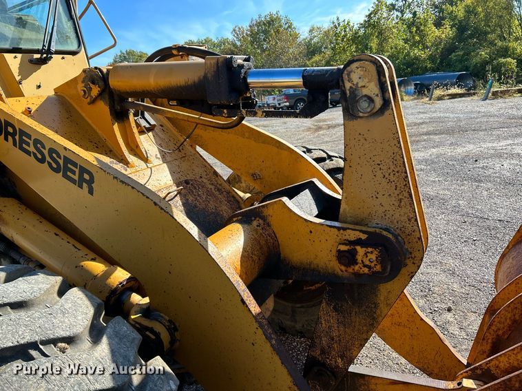 image for item NQ9984 1996 Dresser 518 wheel loader