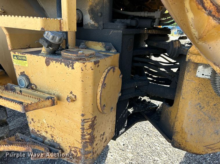 image for item NQ9984 1996 Dresser 518 wheel loader
