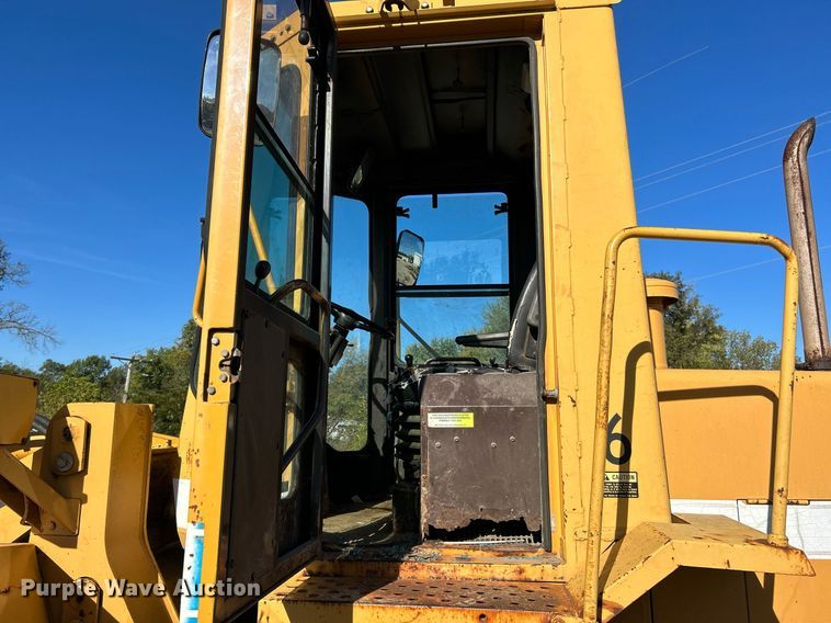 image for item NQ9984 1996 Dresser 518 wheel loader